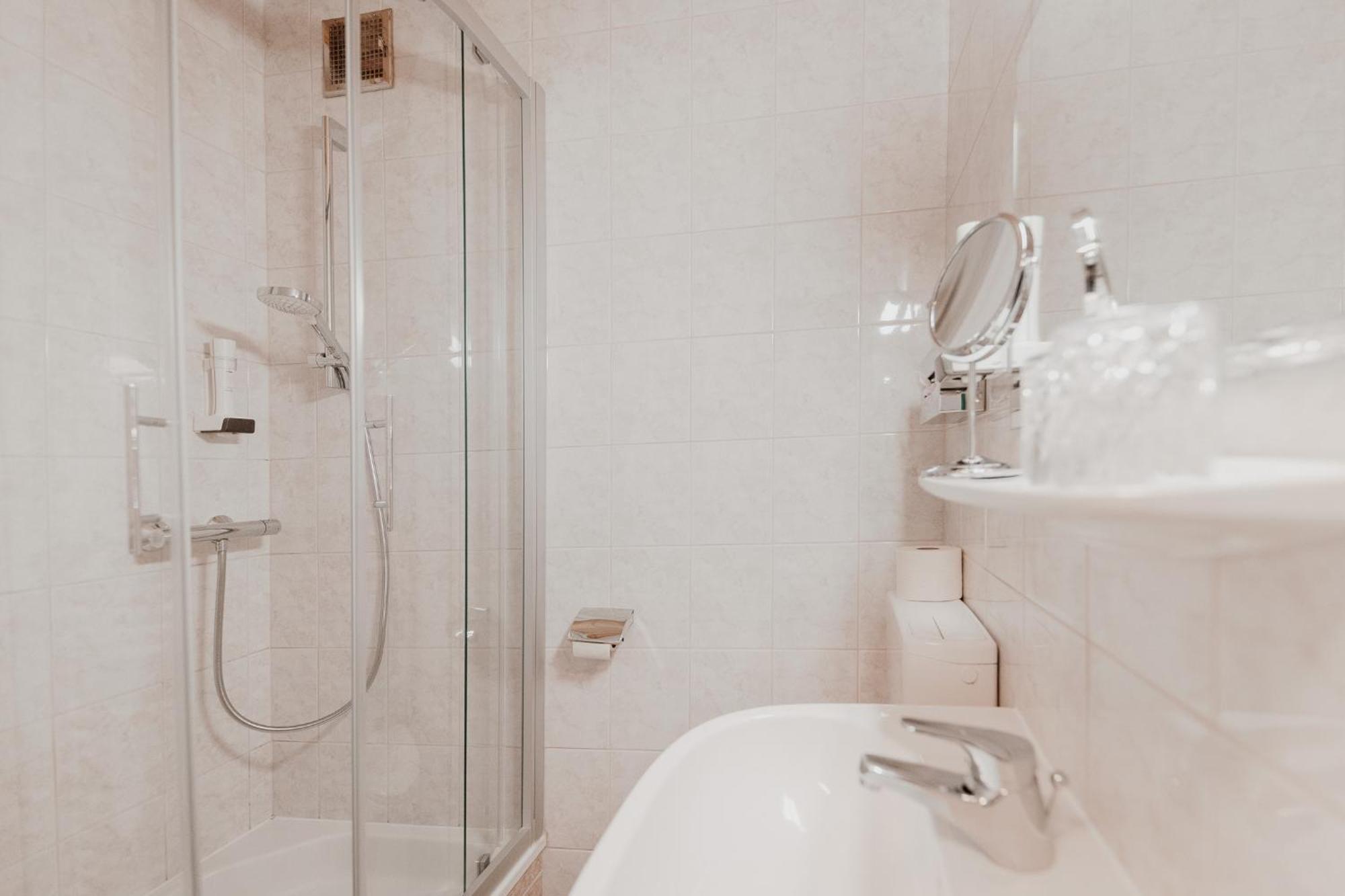 Der Loeffler Am Semmering Bed&Breakfast Номер фото